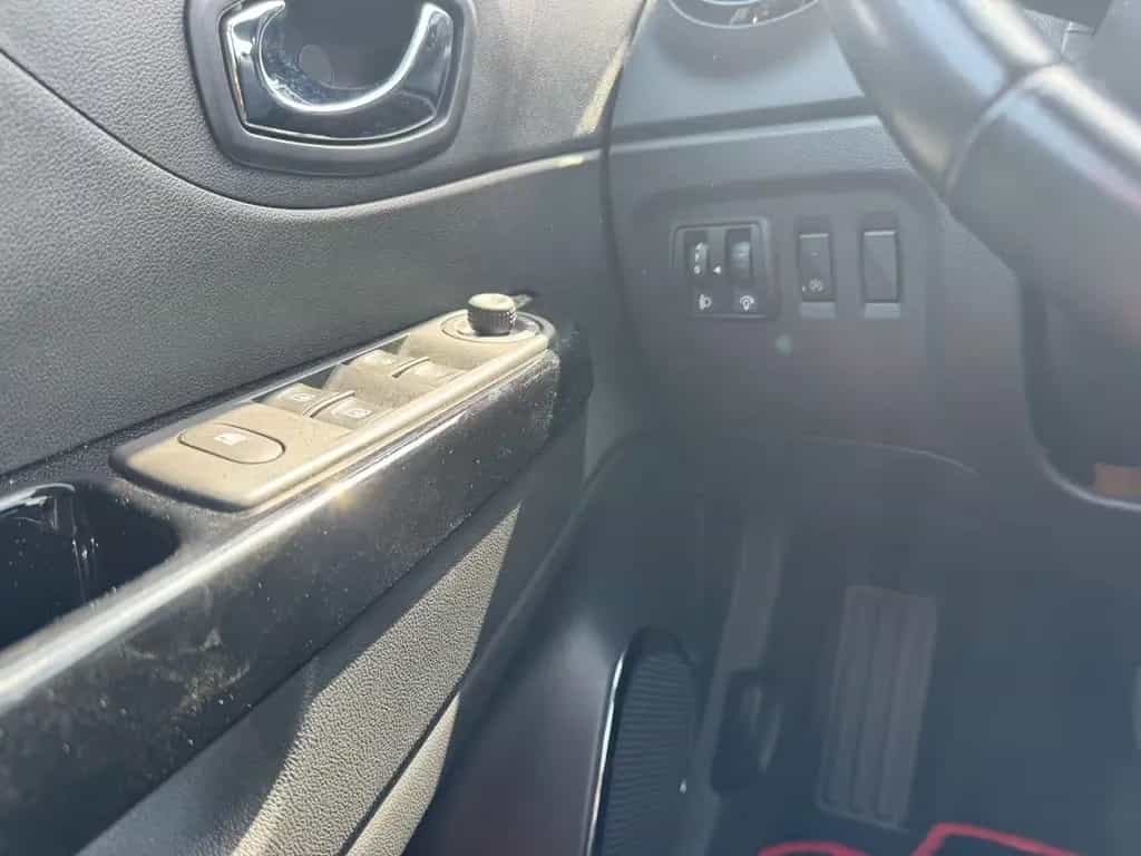 Renault Captur XMOD AUTOMATIK/TÜV NEU/KLIMA/NAVI/LEDER 04/2017-photo-16