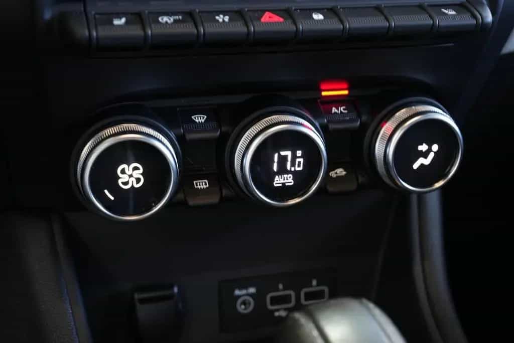 Renault Captur II Edition One *BOSE*AUT*NAV*LED*SHZ* 03/2021-photo-21