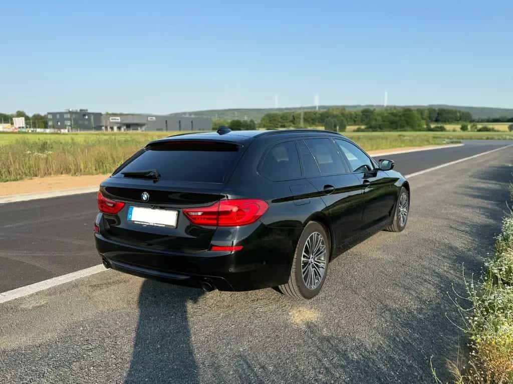 BMW 520 d Touring Sportline 08/2019-photo-2