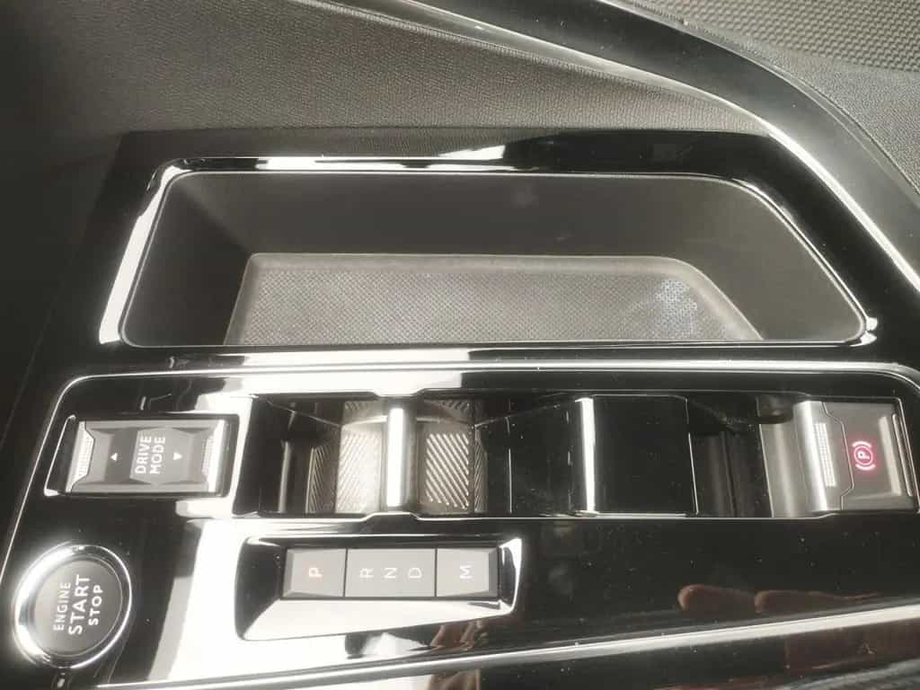 Peugeot 5008 GT Bluetooth Navi LED Klima Einparkhilfe 01/2024-photo-31