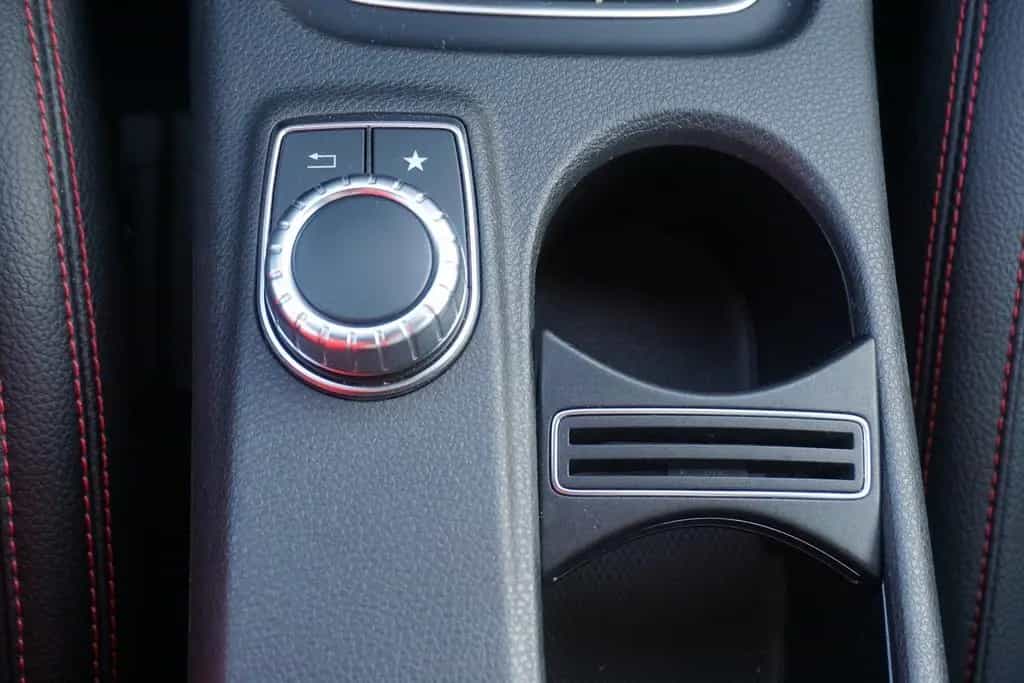 Mercedes-Benz CLA 200 AMG Line LED Navi Kamera Sitzheizung AHK 10/2019-photo-18
