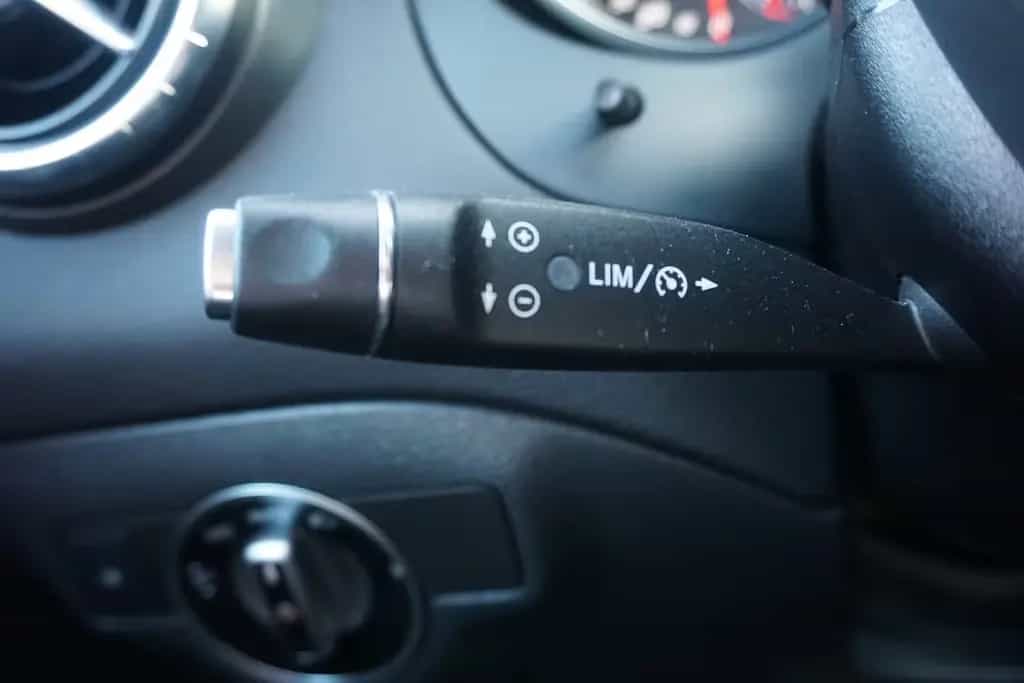 Mercedes-Benz CLA 200 AMG Line LED Navi Kamera Sitzheizung AHK 10/2019-photo-23