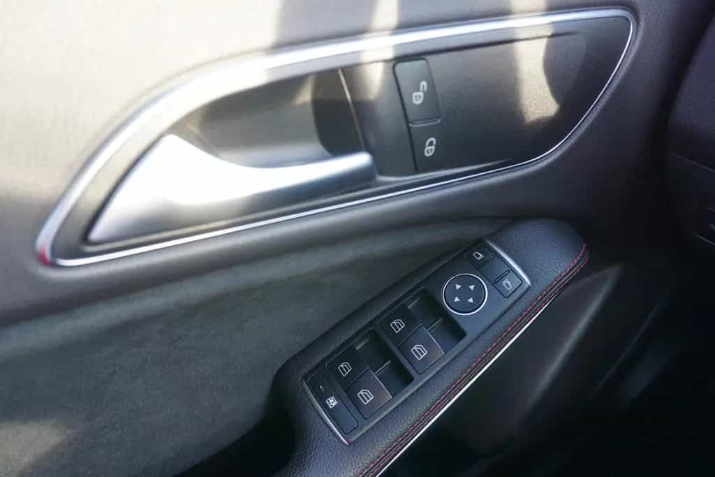 Mercedes-Benz CLA 200 AMG Line LED Navi Kamera Sitzheizung AHK 10/2019-photo-27