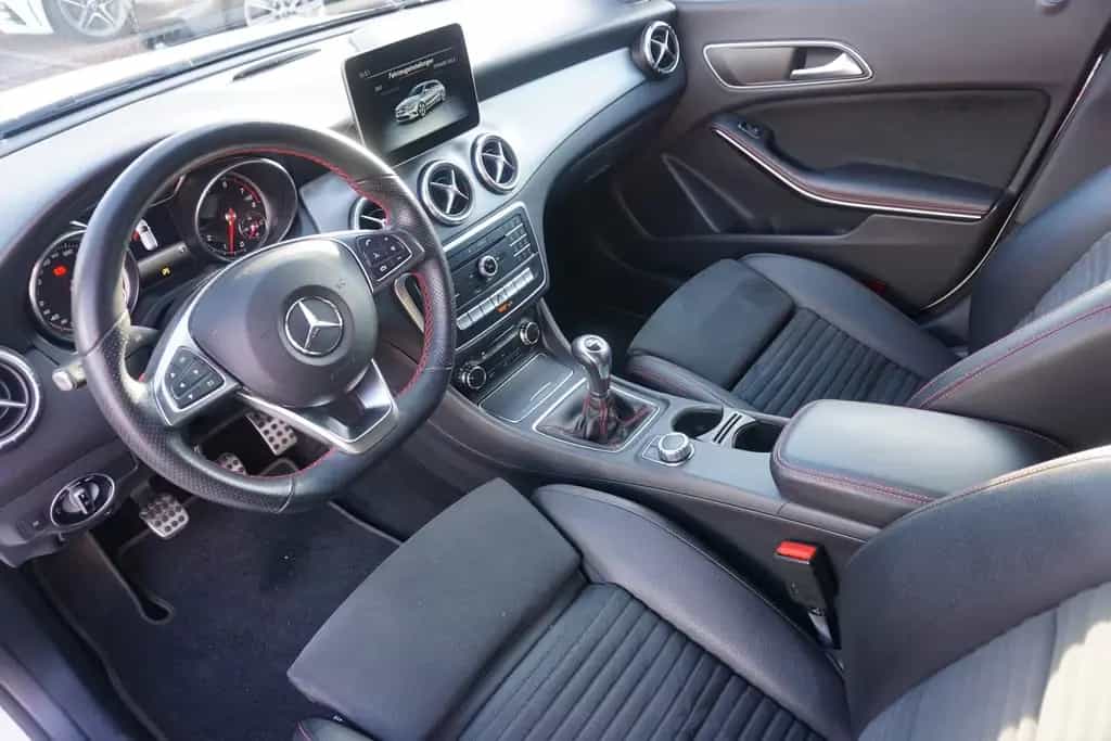 Mercedes-Benz CLA 200 AMG Line LED Navi Kamera Sitzheizung AHK 10/2019-photo-8
