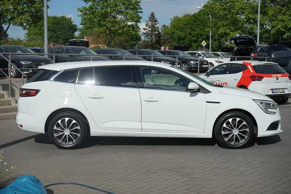 Renault Megane Grandtour 1.2 TCE Limited Navi PDC USB 07/2018-photo-4