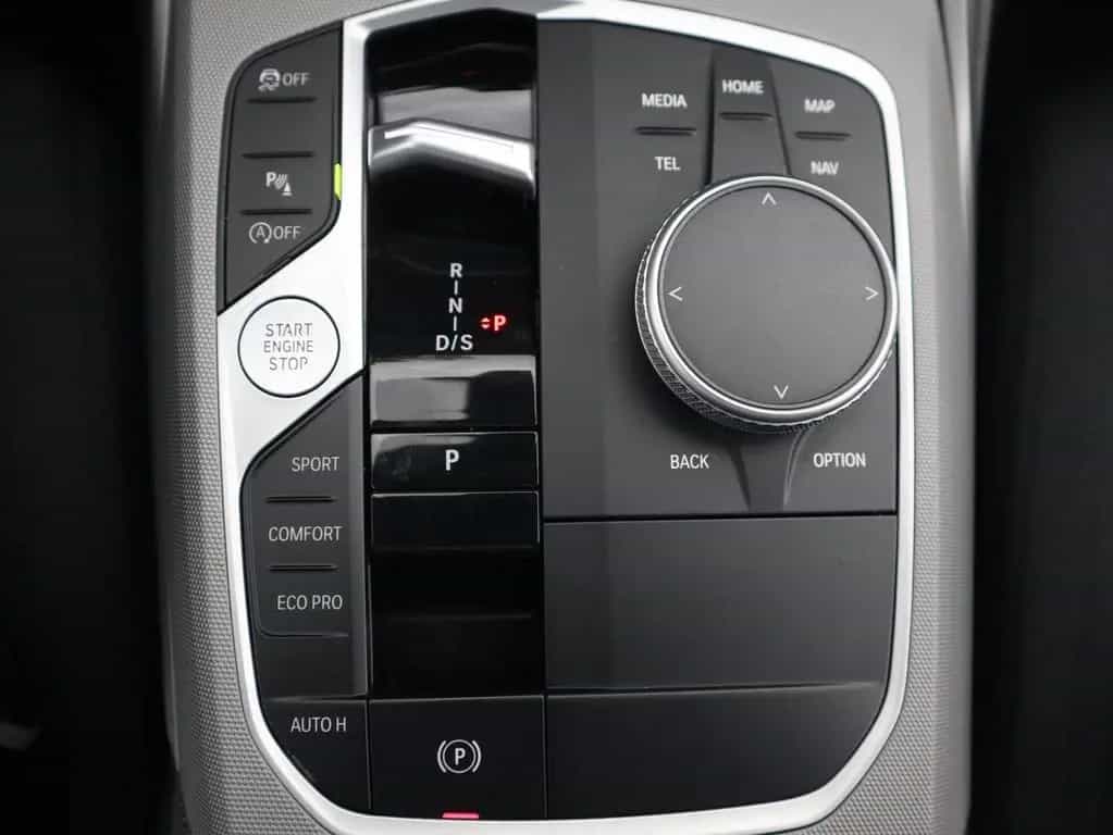 BMW 318 i LED Navi Tempomat Sitzheizung DAB Bluetooth 02/2023-photo-20