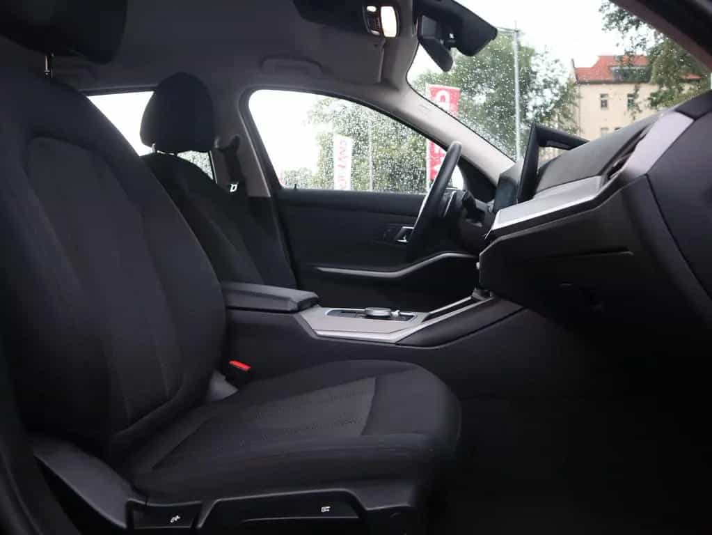 BMW 318 i LED Navi Tempomat Sitzheizung DAB Bluetooth 02/2023-photo-30