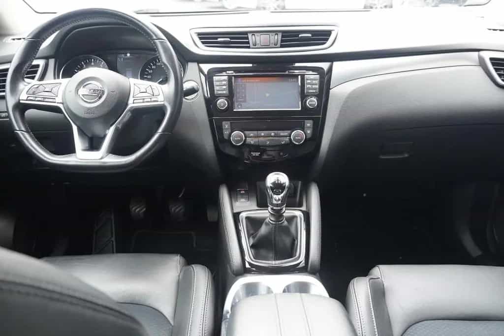 Nissan Qashqai 1.2 Visia Klimaaut. LED Navi Kamera DAB 03/2018-photo-8