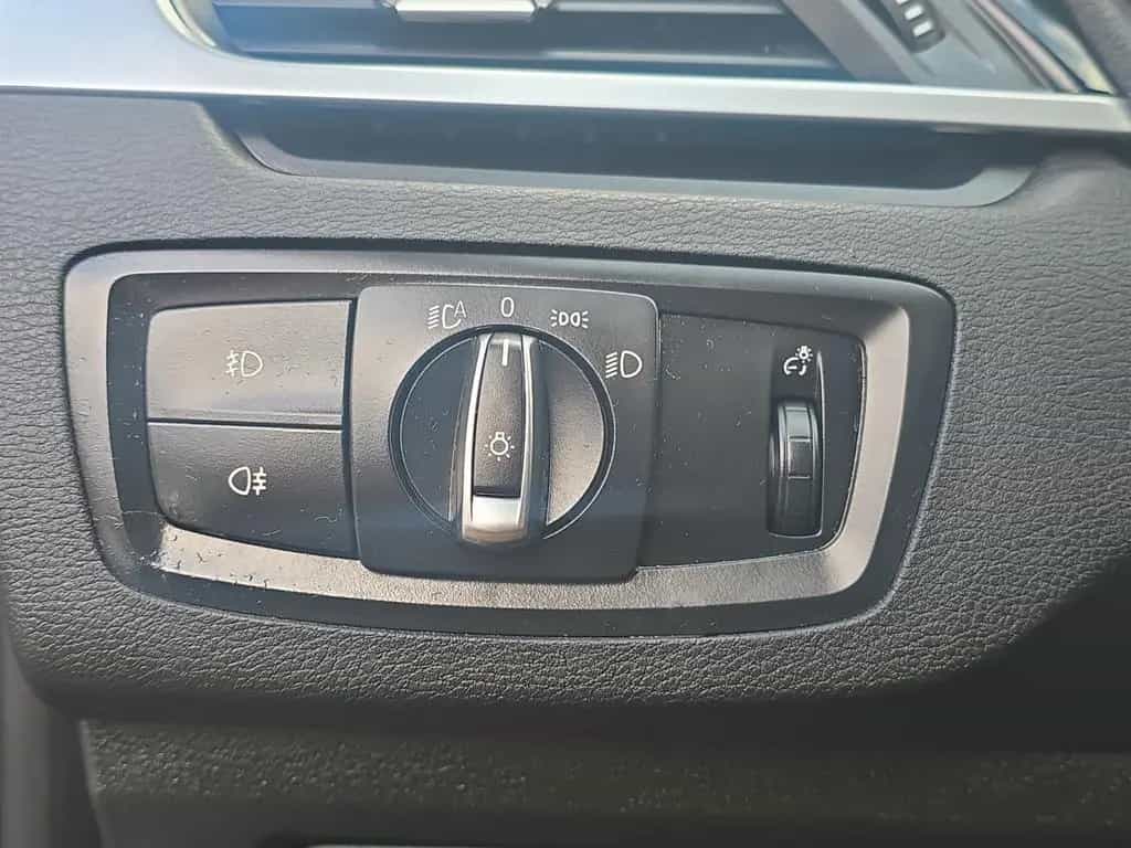BMW X1 xDrive 18 d Sport Line AUTOMATIK 01/2017-photo-22