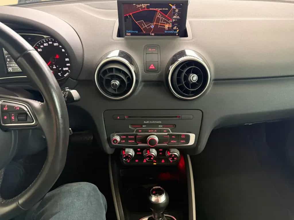 Audi A1 1.4 TFSI*AMBITION*AUTOM*BI-XN*NAV*TMP*APS*SHZ 05/2012-photo-32