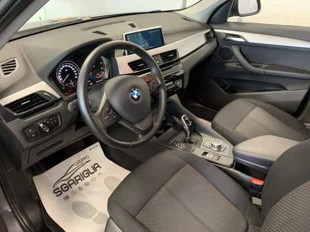 BMW X1 sDrive 18d xLine Automatico 03/2020-photo-10