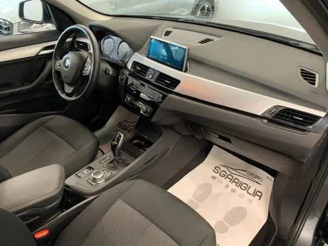 BMW X1 sDrive 18d xLine Automatico 03/2020-photo-11