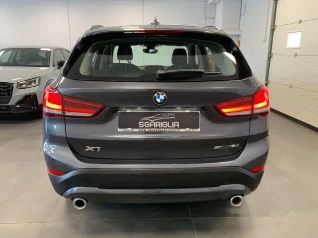 BMW X1 sDrive 18d xLine Automatico 03/2020-photo-4