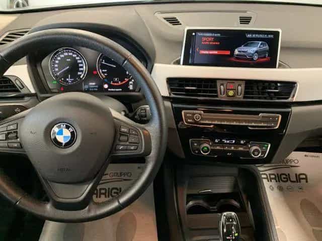 BMW X1 sDrive 18d xLine Automatico 03/2020-photo-9