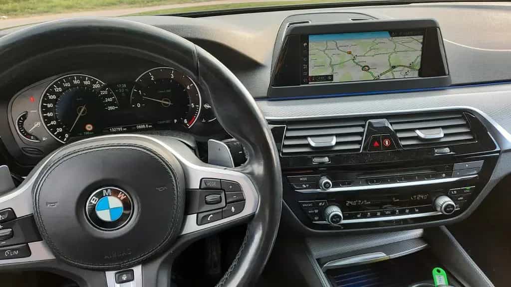 BMW 530 d xDrive M Sport 1.HD PANO 09/2018-photo-16