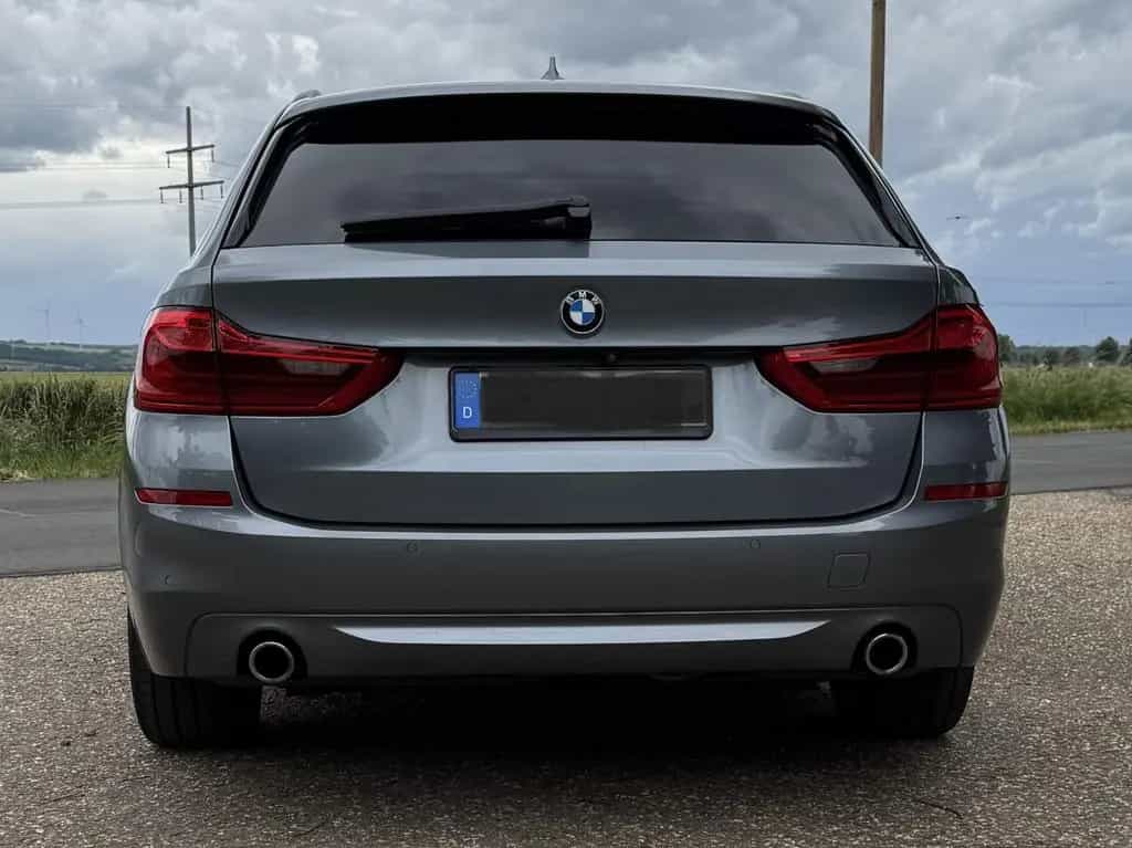 BMW 520 d Touring A - NAVI/KAMERA/AHK/PANO 12/2018-photo-1