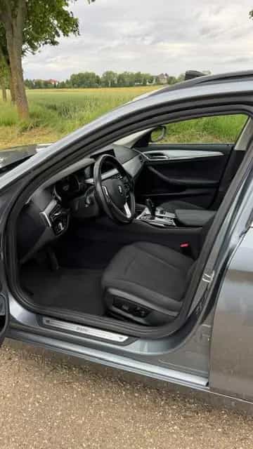 BMW 520 d Touring A - NAVI/KAMERA/AHK/PANO 12/2018-photo-6