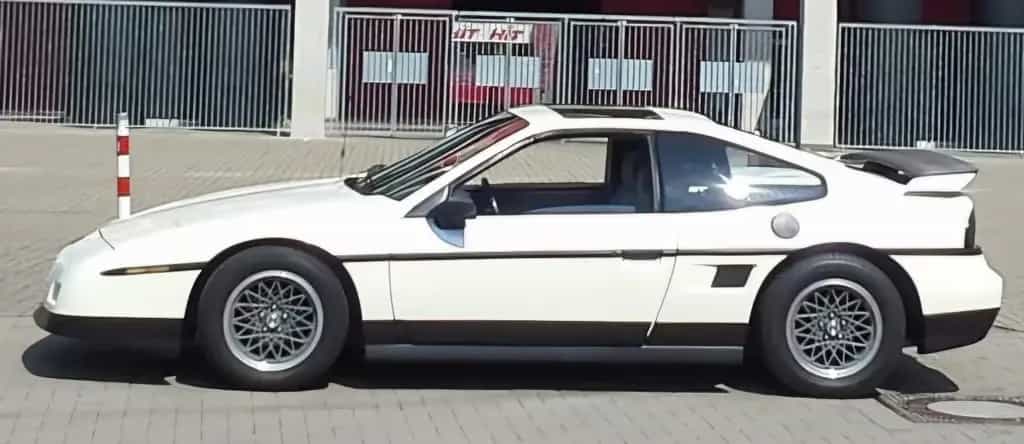 Pontiac Fiero GT 2,8 Liter V6 08/1987-photo-1