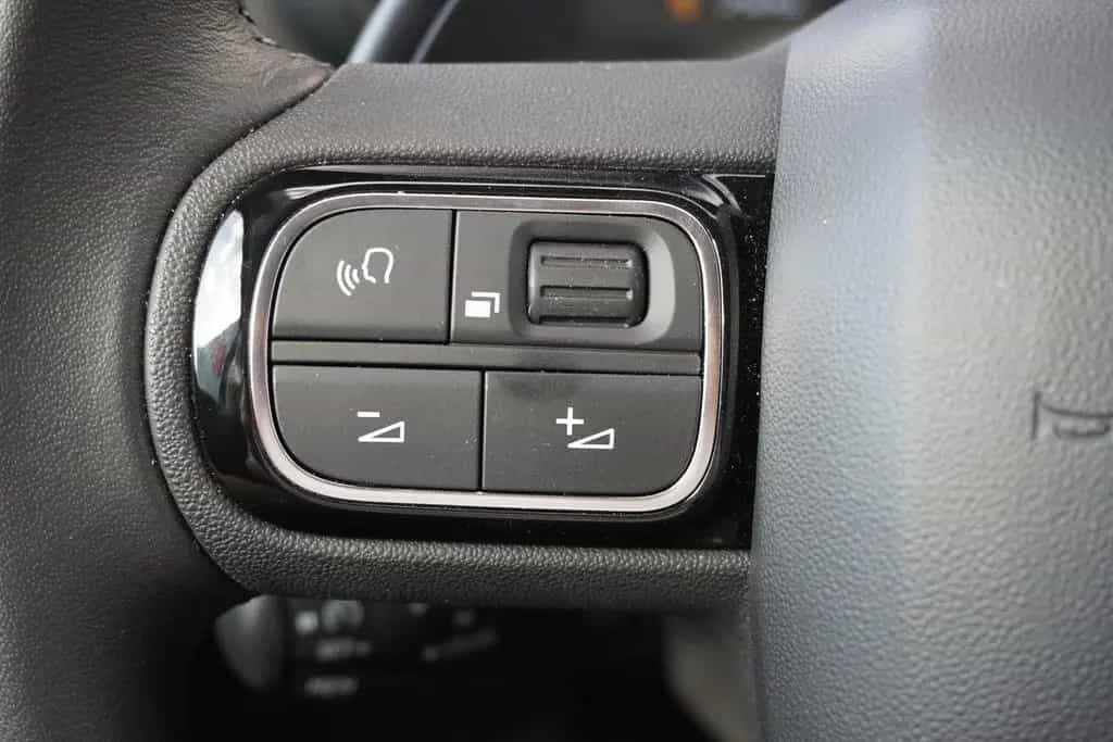Citroën C5 Aircross 1.2 M-Hybrid Plus Aut. LED Navi 360° 03/2025-photo-14