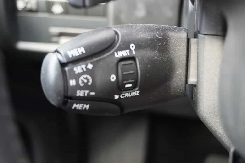 Citroën C5 Aircross 1.2 M-Hybrid Plus Aut. LED Navi 360° 03/2025-photo-16