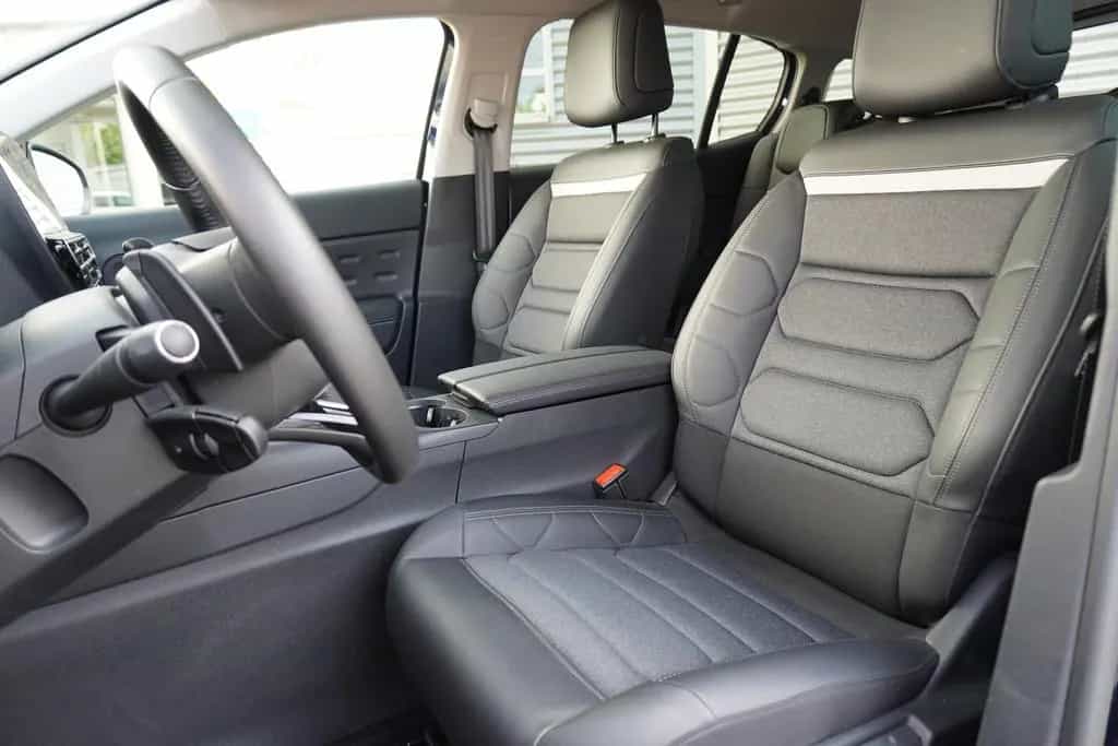 Citroën C5 Aircross 1.2 M-Hybrid Plus Aut. LED Navi 360° 03/2025-photo-25