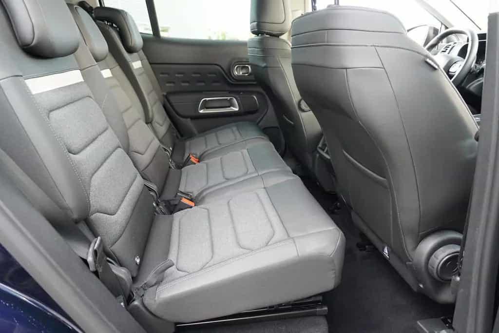 Citroën C5 Aircross 1.2 M-Hybrid Plus Aut. LED Navi 360° 03/2025-photo-27