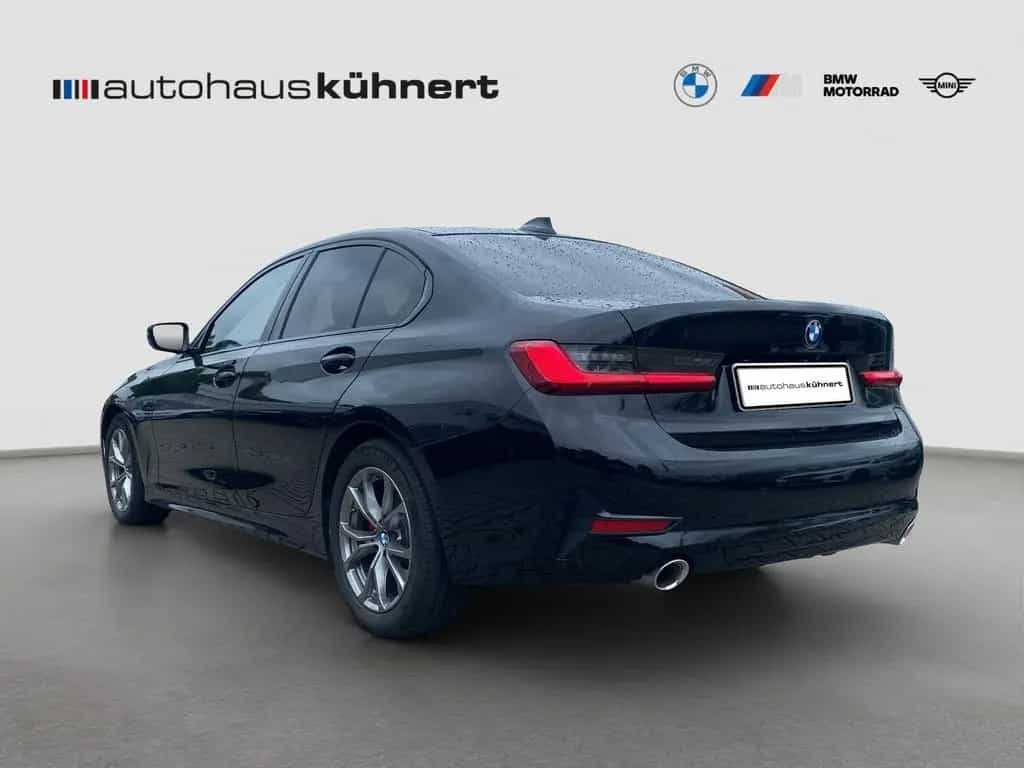 BMW 320 d Limousine Sport Line LED DrvAss AHK HUD RFK 10/2019-photo-3