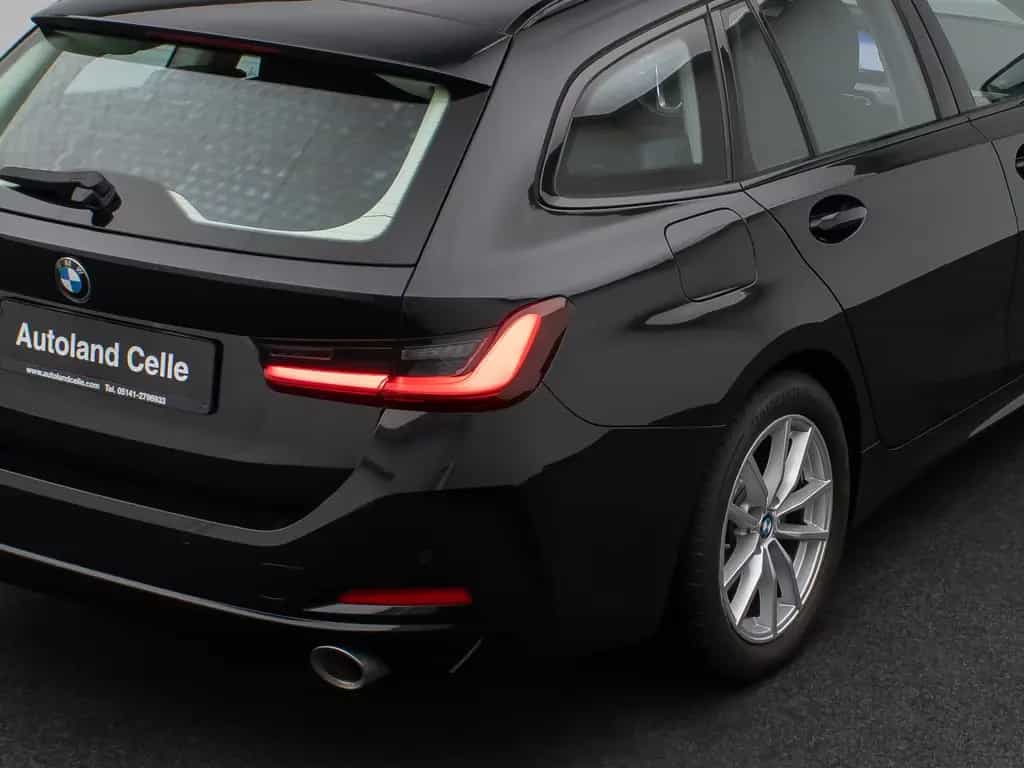 BMW 330 i xD DAB HUD CockPitPro PDCFernlichtassist 10/2022-photo-16