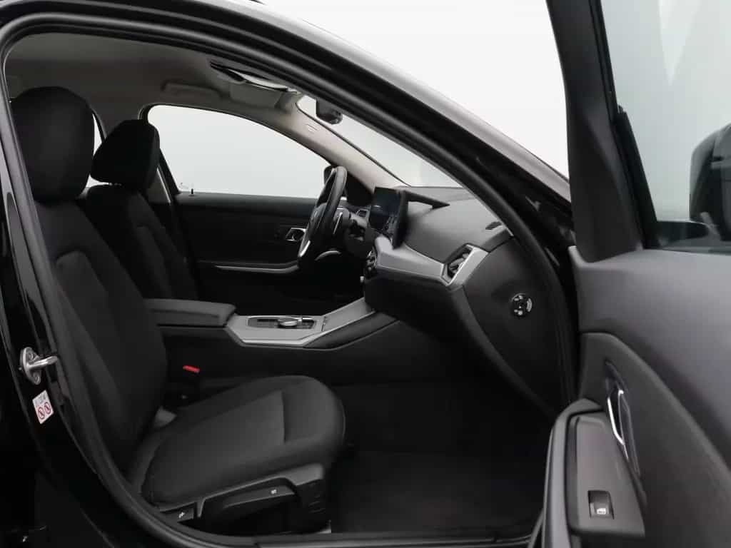 BMW 330 i xD DAB HUD CockPitPro PDCFernlichtassist 10/2022-photo-24
