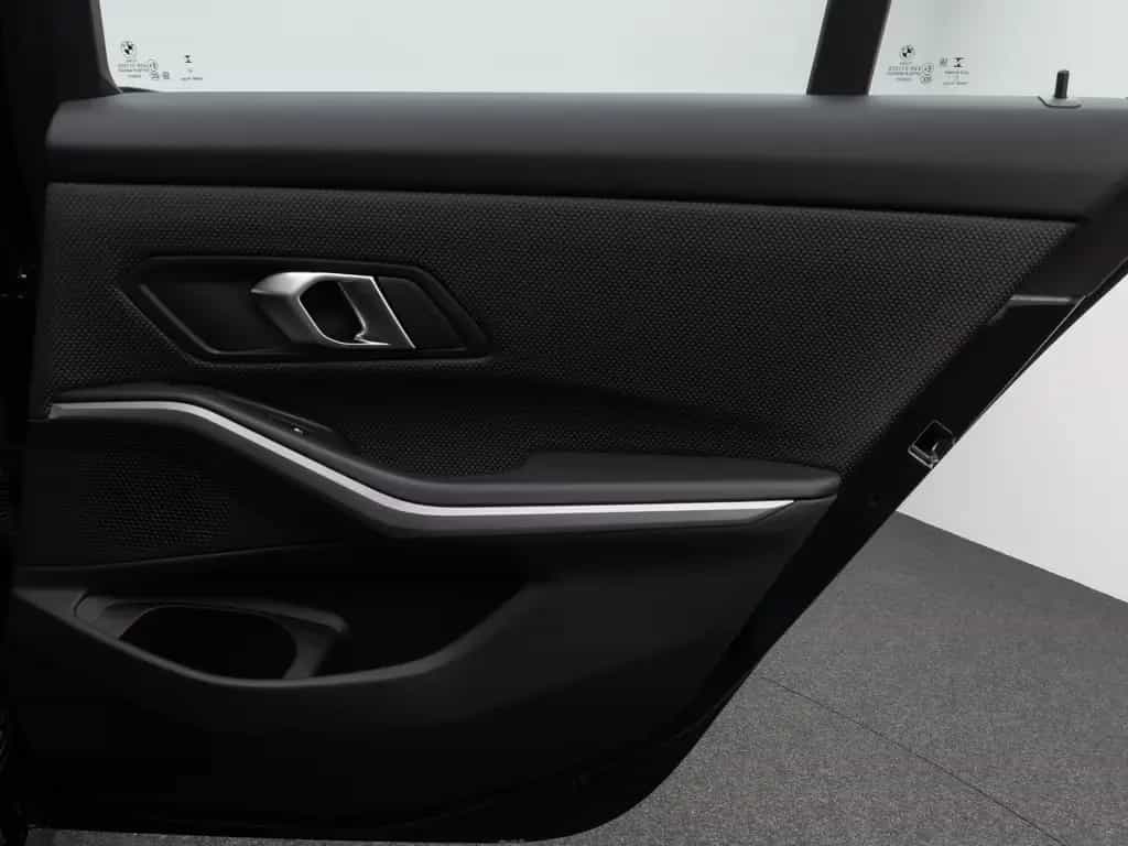 BMW 330 i xD DAB HUD CockPitPro PDCFernlichtassist 10/2022-photo-34