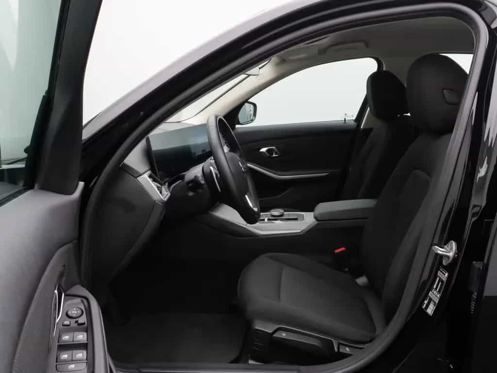 BMW 318 i DAB PDC Widscreen Geschwindigkeitsreg LED 10/2024-photo-18