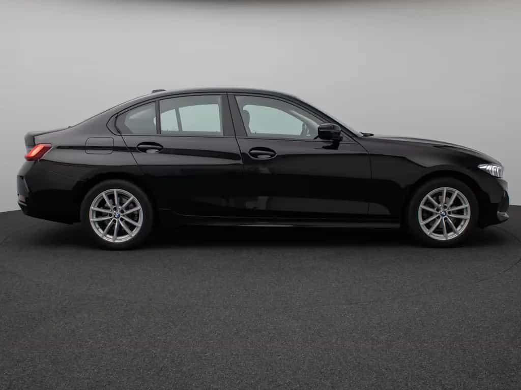 BMW 318 i DAB PDC Widscreen Geschwindigkeitsreg LED 10/2024-photo-4
