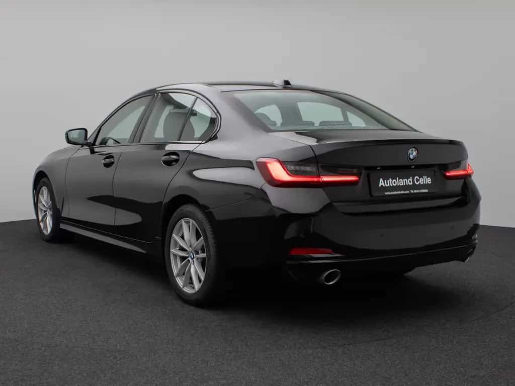 BMW 318 i DAB PDC Widscreen Geschwindigkeitsreg LED 10/2024-photo-8