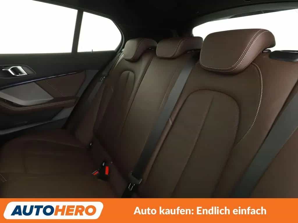 BMW M135 1er M135i xDrive Aut.*NAVI*TEMPO*PDC*SHZ*ALU* 07/2020-photo-13