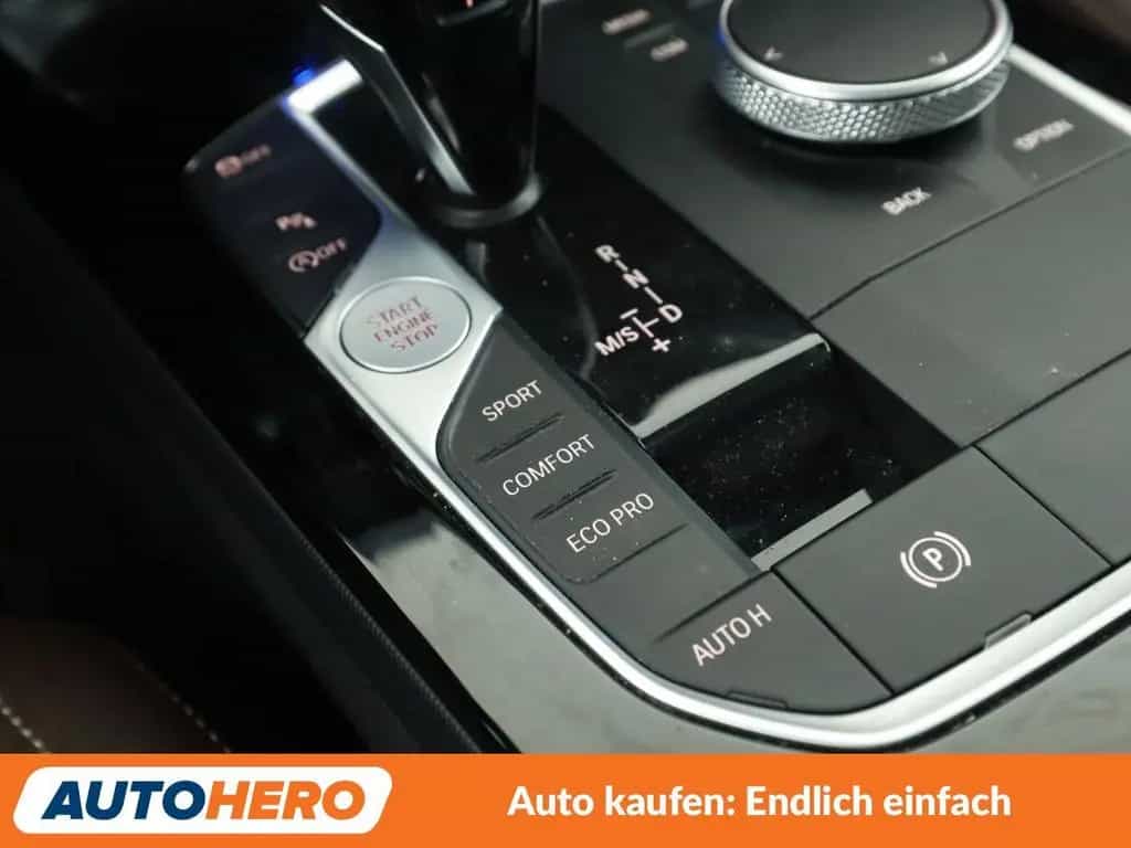 BMW M135 1er M135i xDrive Aut.*NAVI*TEMPO*PDC*SHZ*ALU* 07/2020-photo-26