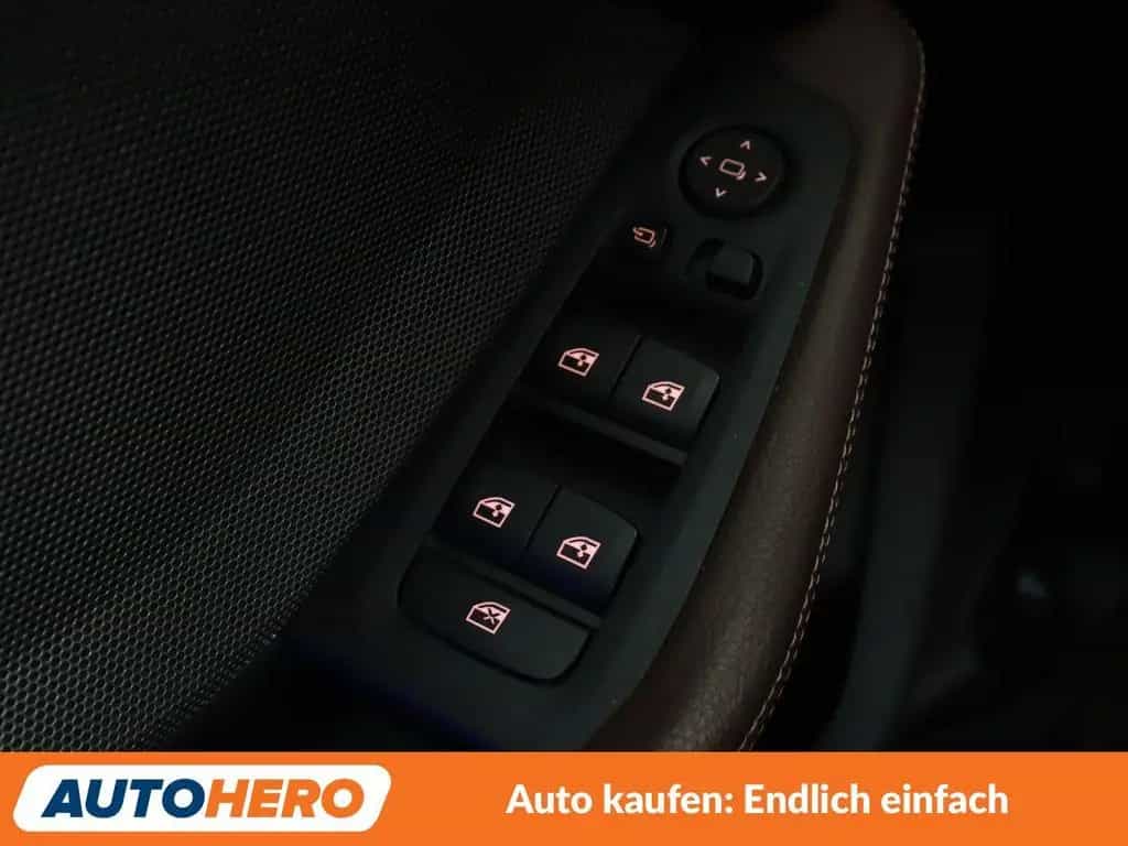 BMW M135 1er M135i xDrive Aut.*NAVI*TEMPO*PDC*SHZ*ALU* 07/2020-photo-30