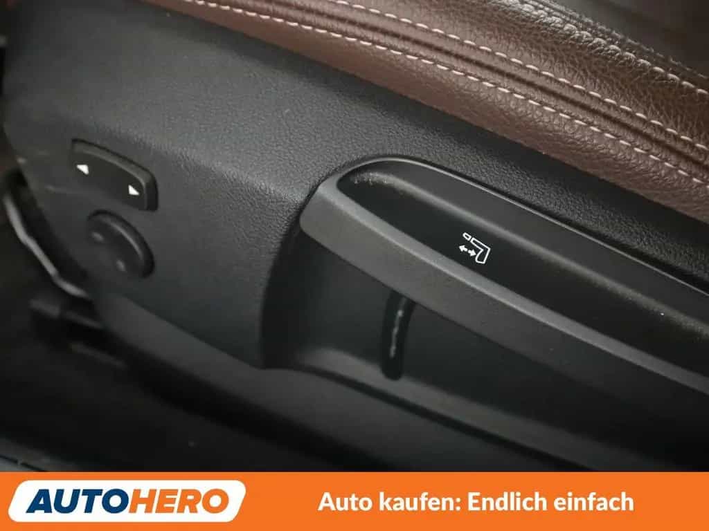 BMW M135 1er M135i xDrive Aut.*NAVI*TEMPO*PDC*SHZ*ALU* 07/2020-photo-33