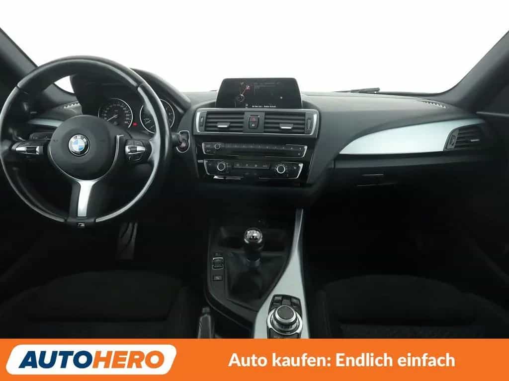 BMW 120 1er 120i M Sport*NAVI*TEMPO*PDC*SHZ*LIM* 08/2017-photo-11