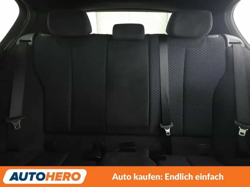 BMW 120 1er 120i M Sport*NAVI*TEMPO*PDC*SHZ*LIM* 08/2017-photo-15
