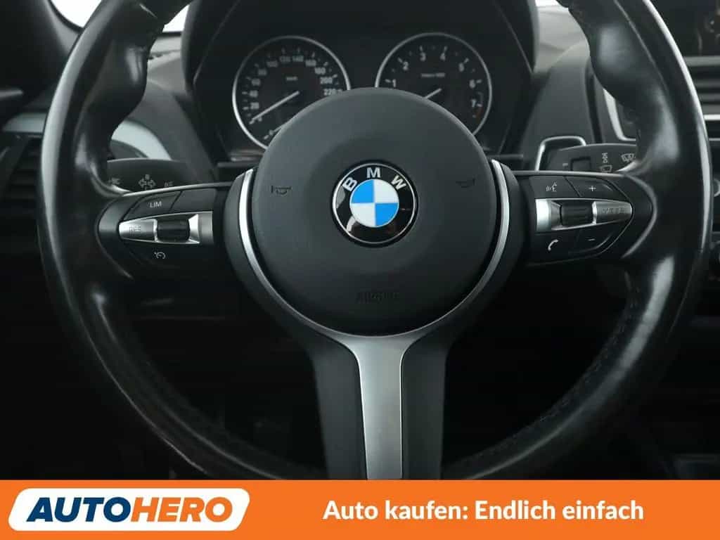 BMW 120 1er 120i M Sport*NAVI*TEMPO*PDC*SHZ*LIM* 08/2017-photo-18