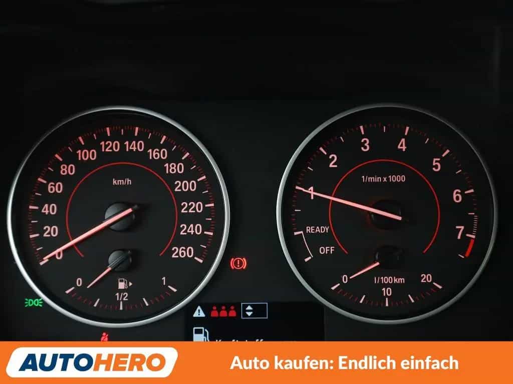 BMW 120 1er 120i M Sport*NAVI*TEMPO*PDC*SHZ*LIM* 08/2017-photo-19
