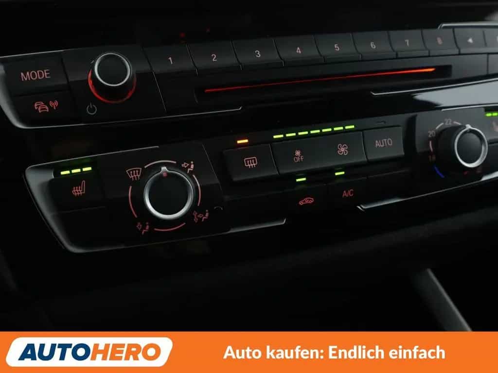 BMW 120 1er 120i M Sport*NAVI*TEMPO*PDC*SHZ*LIM* 08/2017-photo-23
