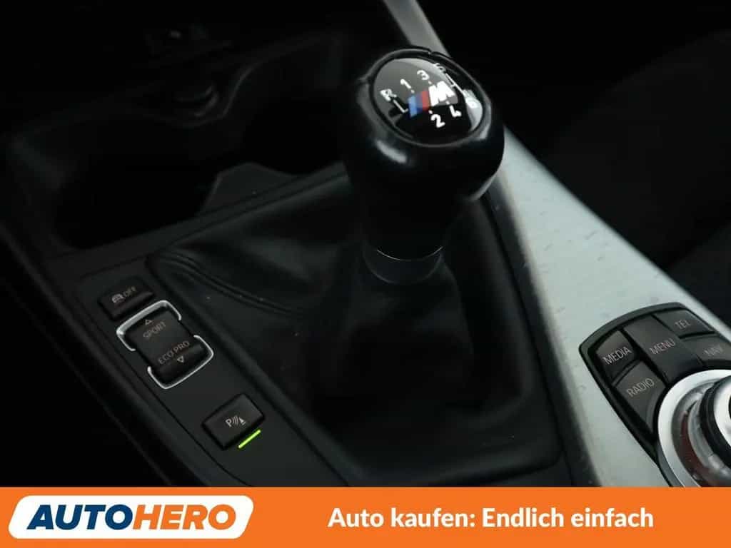 BMW 120 1er 120i M Sport*NAVI*TEMPO*PDC*SHZ*LIM* 08/2017-photo-24