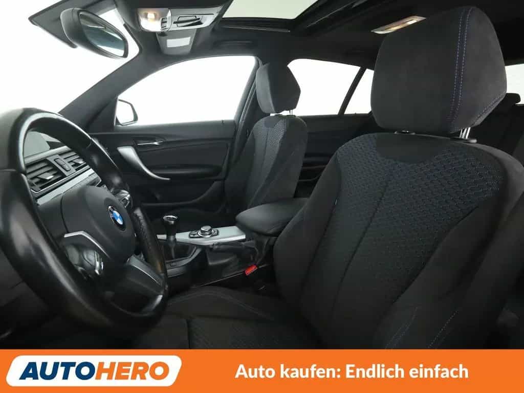 BMW 120 1er 120i M Sport*NAVI*TEMPO*PDC*SHZ*LIM* 08/2017-photo-9