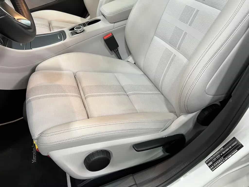 Mercedes-Benz GLA 180 Urban *Autom *LED-SW *Pano *DAB 07/2019-photo-23