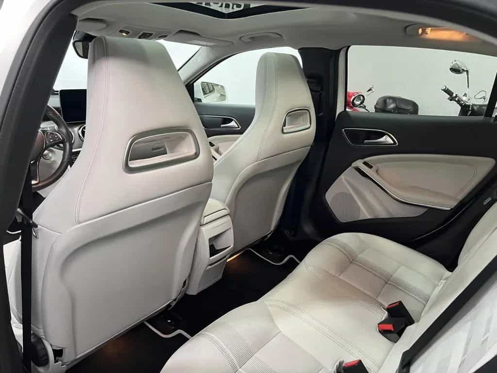 Mercedes-Benz GLA 180 Urban *Autom *LED-SW *Pano *DAB 07/2019-photo-25