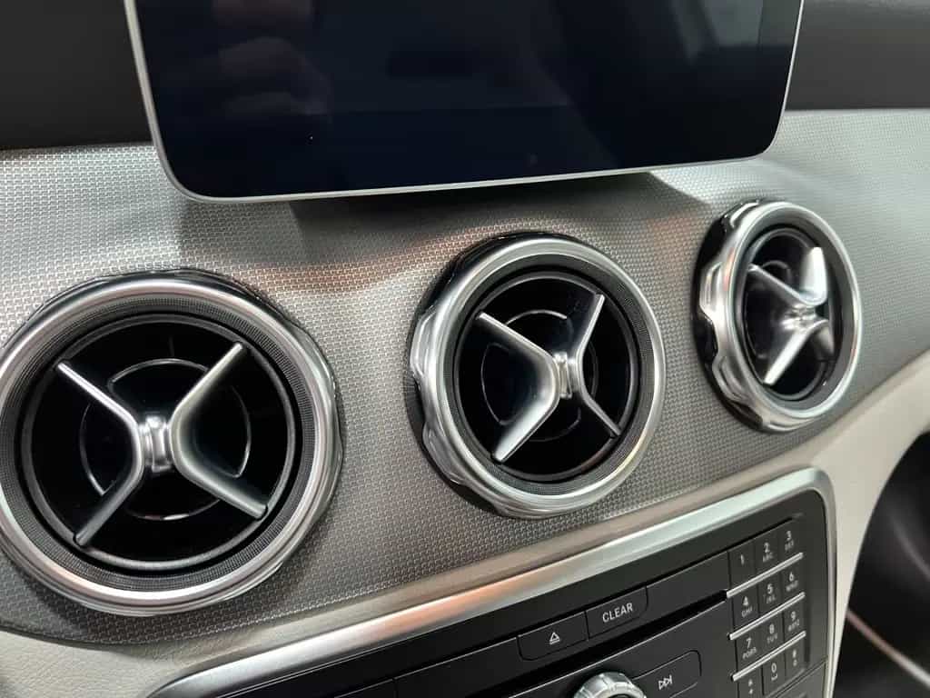 Mercedes-Benz GLA 180 Urban *Autom *LED-SW *Pano *DAB 07/2019-photo-31
