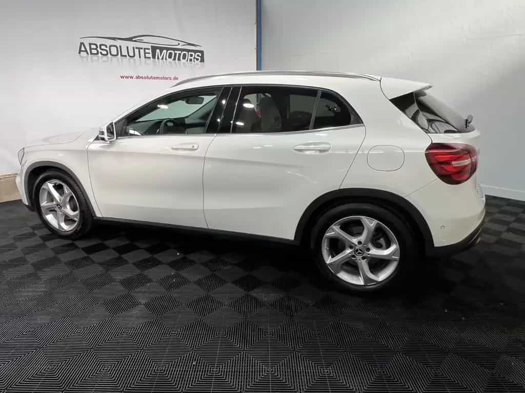 Mercedes-Benz GLA 180 Urban *Autom *LED-SW *Pano *DAB 07/2019-photo-4