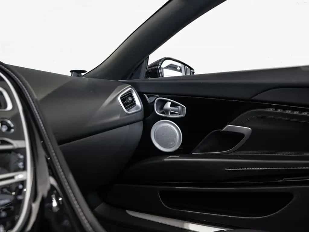 Aston Martin DB11 V8 Volante Aston Martin Hamburg 05/2020-photo-26