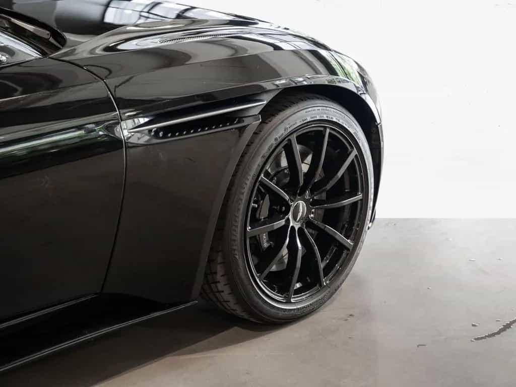 Aston Martin DB11 V8 Volante Aston Martin Hamburg 05/2020-photo-8